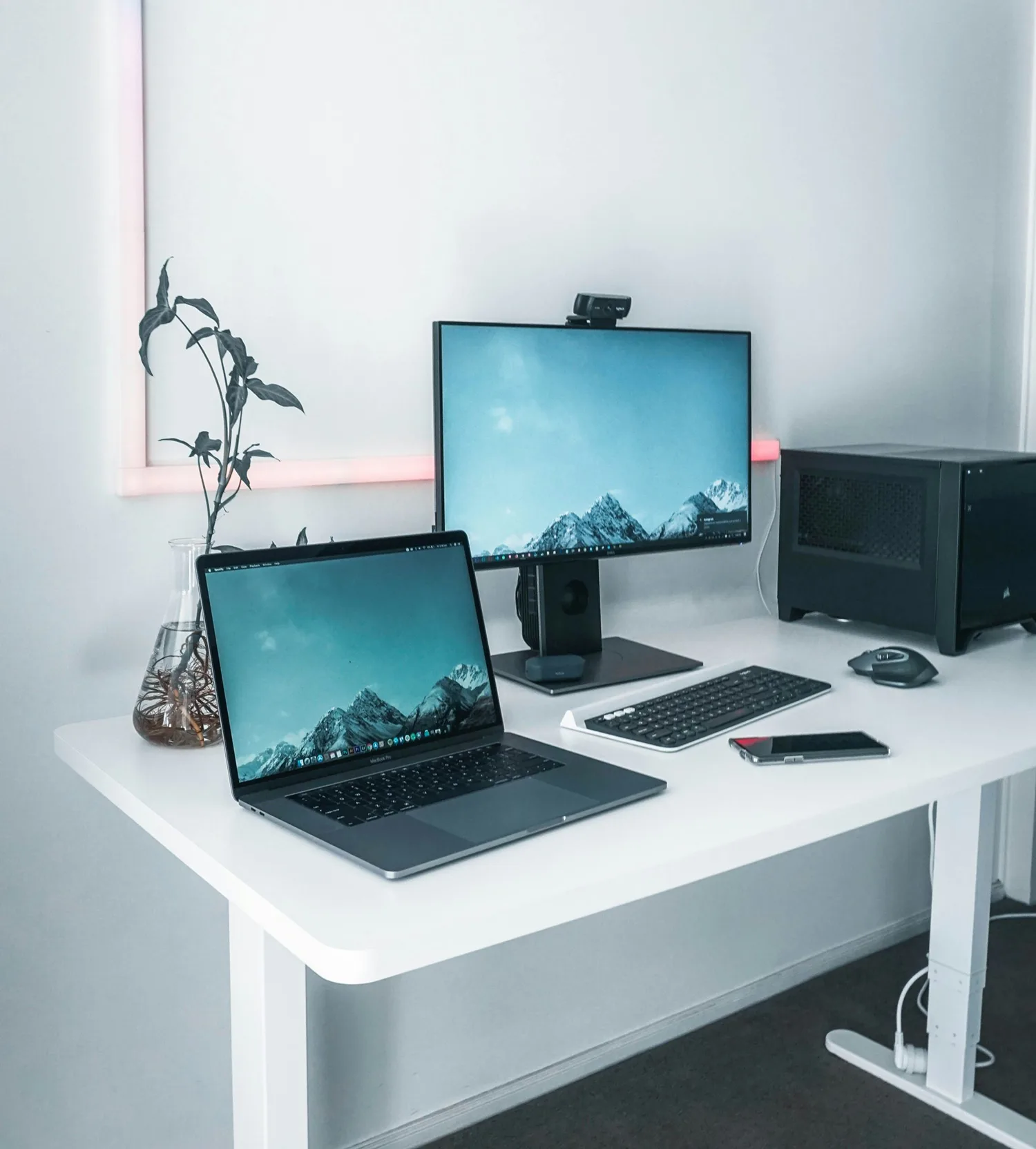 Een refurbished PC, desktop, laptop en telefoon van Brezla: Opkoop & Verkoop van zakelijke IT-hardware